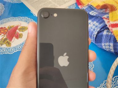 Gangaaa iPhone SE casi nuevo en 150USD - Img 69034125