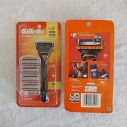 Máquina de afeitar Gillette Fusion 5, lo máximo, incluye 5 cuchillas de repuesto. - Img 56618738