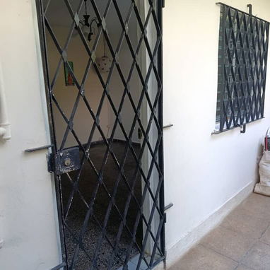 Se vende apartamento interior en Alturas de Belén, es el último apartamento de un edificio biplanta, está enrejado. C - Img 119874797
