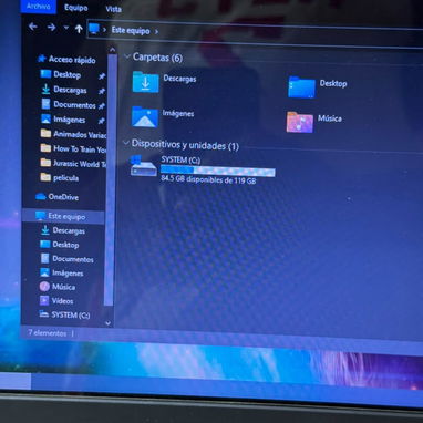 Laptop Intel con rendimiento ideal para algunos juegos y trabajos de programación informática. - 4/6