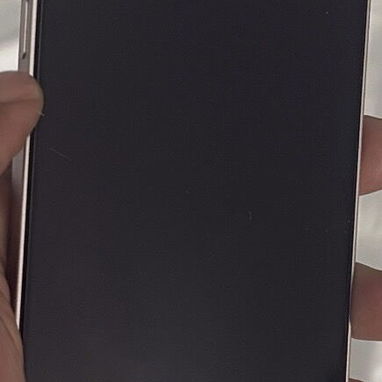100 USD el q lo tenga está bloqueado por iCloud es iPhone 13 Rosa - 2/2