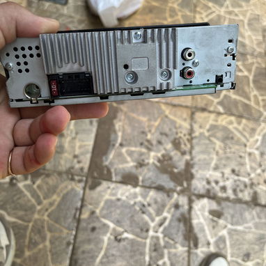 Se vende reproductora pioneer , con su caja y plo de conexión, usd y bluetooth , precio 100 usd ,52649227 - Img 123904035