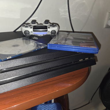 Vendo Playstation 4 Pro - 4/6