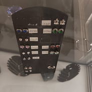 Pendientes hechos de oro - Img 57205544