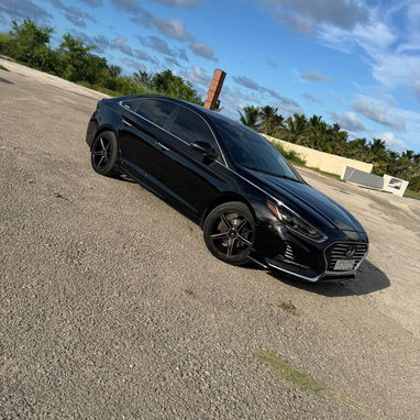 HYUNDAI SONATA SEL 2019  Disponible en La Habana  98,000 millas recorridas - 2/5