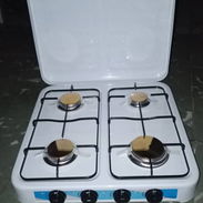 Cocina de gas marca DAYTRON ESMALTADA DE MESETA CON 4 HORNILLAS - Img 57451629