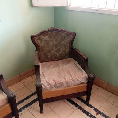 EN VENTA JUEGO DE SALA ANTIGUO. MUY BUEN ESTADO. CONTACTE AL WSAPP CON UNA OFERTA DE PRECIO !!! - Img 122845788