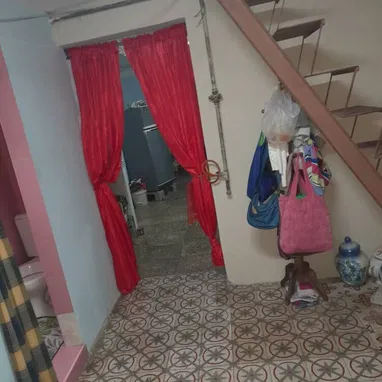 *REBAJADO A $7500usd. En venta apartamento (1er piso. 1er apto , otros 2 al fondo) de un edif en Centro Habana - 10/10