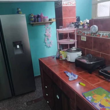 *$40.000usd CON AJUSTE. En venta casa de 3 plantas(dividida en 2) con garaje en Víbora Park, Arroyo Naranjo. - 6/10
