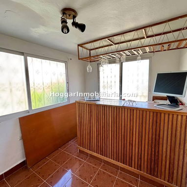 GG-170 ¡MAJESTUOSA CASA INDEPENDIENTE EN ESQUINA EN NUEVO VEDADO POR 350000! (5 CUARTOS, 5 BAÑOS, JARDÍN Y GARAJE) - 5/10