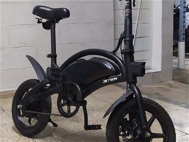 Se vende bicicleta eléctrica marca "Jetson Bolt Pro". Como nueva, muy poco uso. - Img 65651158