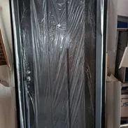 Nuevo modelo con mirilla 🧐 ALUMINIO IMPORTADA CON MARCO YALE Y LLAVES ANTICOPIAS MODELO JW-103 MEDIDA 90cmx210cm - Img 54653286