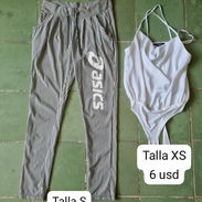 Pantalón de rayas y body blanco ($3000 y 6 usd) - Img 57176298