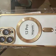 Forro celular iPhone 15 negro y iPhone 13 Pro dorado - Img 53534619