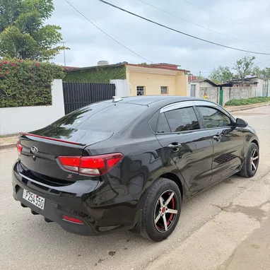 Vendo negocio Kia Río 2019 carro impecable sin defecto - Img 113028935