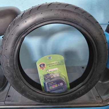 C VENDE BICIMOTO NUEVA, CON 1 GOMA DE REPUESTO Y 1 CANDADO PARA DISCO. INTERESADOS AL WHATSAPP 52922899 - 4/4