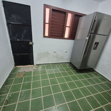 Casa cerca de la Ceguera y Tropicana - 6/9