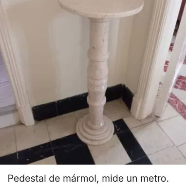 Pedestal de mármol beige con base redonda o cuadrada, mide un metro. - 2/2