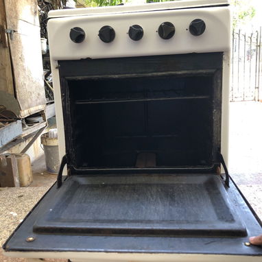 Cocina de Gas de 4 Hornillas con HornO - 3/4