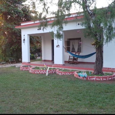 🏠✈️ Casa de 5 Cuartos Muy Cerca del Aeropuerto José Martí - Img 112526106