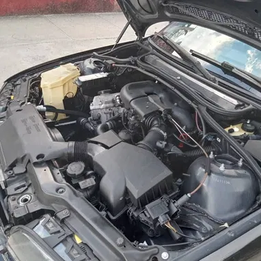 Se vende BMW 318i del 2000 , automático de gasolina - Img 123310753