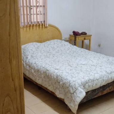 Renta lineal casa en bajos 2 cuartos portal y patio Playa 350usd 53582376 - Img 119642682