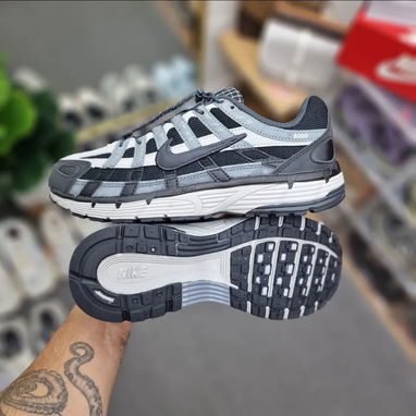Nike P6000 #42 43 Precio 65 usd VEDADO - 3/4