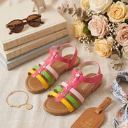 Sandalias de niña 18 USD 16.5 cm y 14 cm - Img 57645134