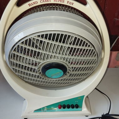 Ventilador de uso en buen estado. No es recargable. - Img 122569603