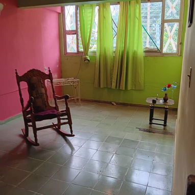 SE VENDE APARTAMENTO EN SEGUNDO PIDO DE 2 HABITACIONES EN ALTURAS DE ALTAHABANA NO SE VA LA CORRIENTE - 5/10