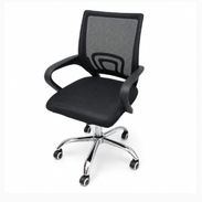 Silla de Oficina con brazos y ruedas - Img 54944696