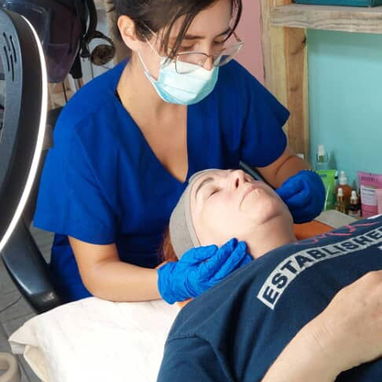 **✨ ¡Descubre la belleza natural de tu piel! ✨** Servicios de tratamientos faciales y masajes corporales en el Vedado. - Img 94672655