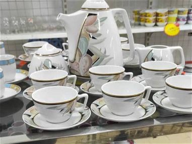 Se vende Juego de café (Porcelana) lechera, cafetera, azucarera - Img main-image-45441470