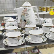 Se vende Juego de café (Porcelana) lechera, cafetera, azucarera - Img 45441470