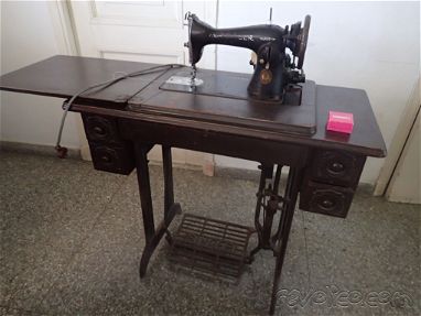 Vendo máquina de coser singer - Img 68459005