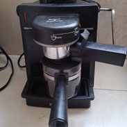 Cafetera eléctrica de uso en perfecto estado - Img 56532405