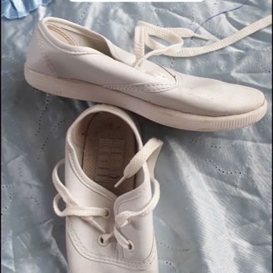 Ropa y zapatos de niña. - Img 123863673