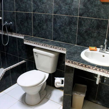 OPORTUNIDAD ÚNICA Venta de Hostal Los Rodriguez - Img 125358363
