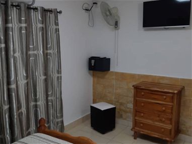 Alquilo cómodo apartamento, el mismo tiene 2 habitaciones climatizadas. (Vedado) Telf +5352832582 - Img main-image