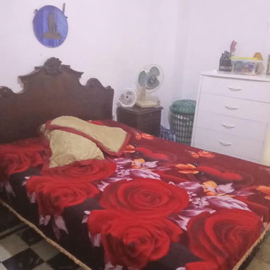 vendo casa en bajo puerta calle en centro Habana lealtad y condesa - 4/10