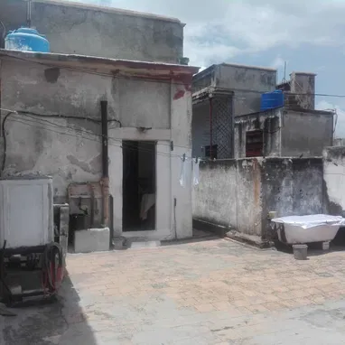 PERMUTO CASA EN CENTRO HISTÓRICO DE CIENFUEGOS PARA LA HABANA (PAPELES LISTOS) - Img 123340783