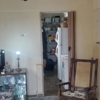 Casa en el cerro a cuadras de ayesteran - 2/10