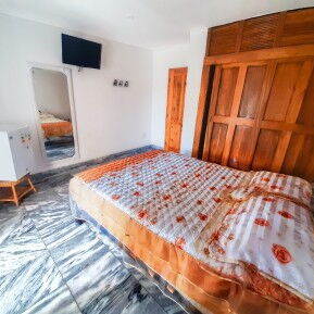 Venta de Hostal-Restaurante en el vedado - Img 110436813
