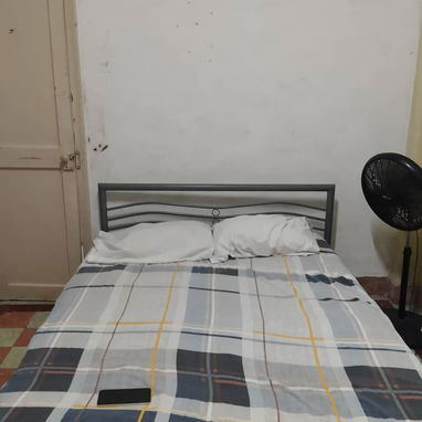$18.000usd CON CASI TODO DENTRO  En venta apartamento (planta alta) en  Luyanó, 10 de Octubre. CONSTRUCCIÓN  CAPITALISTA - 5/10
