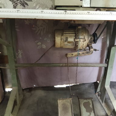 Se vende está máquina de coser - Img 126427296