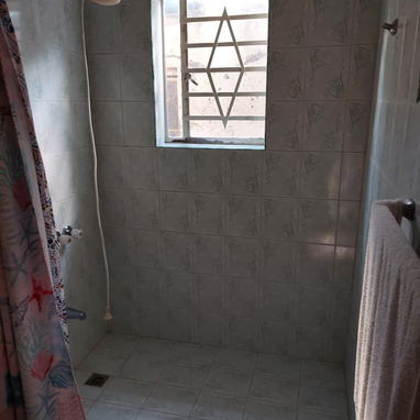 100_El palacio en SAN MIGUEL EN PAULA [ Siboney ] Se venden 3 casas juntas ‼️‼️‼️ dos abajo,puertas de calle,una al lado - Img 122061109