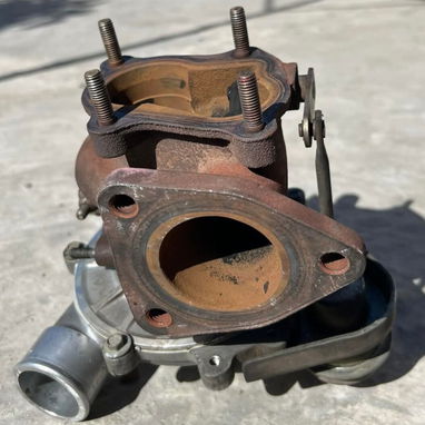 Turbo de motor 2KD año 2015 Toyota Hiace - Img 117465132