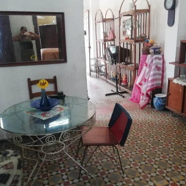 Gangaaaaaa se vende casa colonia antigua de 5 cuartos 2 baños a 200m del Capitolio de la habana - Img 122259946