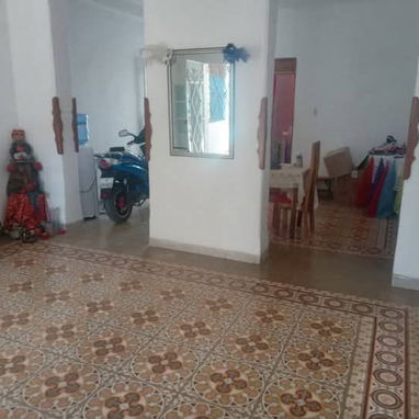Se vende casa independiente con Telf. y Nauta en Porvenir y Dolores, 10 de Octubre - 2/10