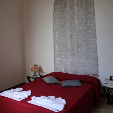 🏡 Renta lineal en El Vedado – Casa con entrada independiente - Img 121543067